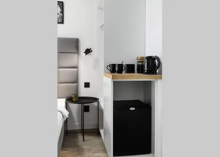 Househost Apartment: Miodowa 42/8A Street